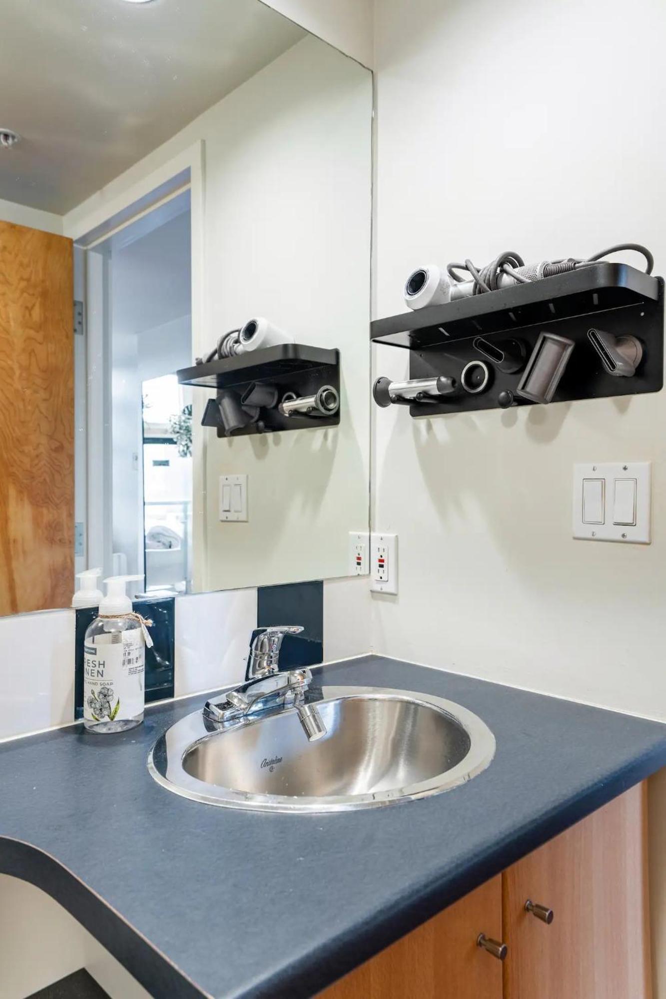 Loft In Downtown Vancouver With Free Parking Luaran gambar